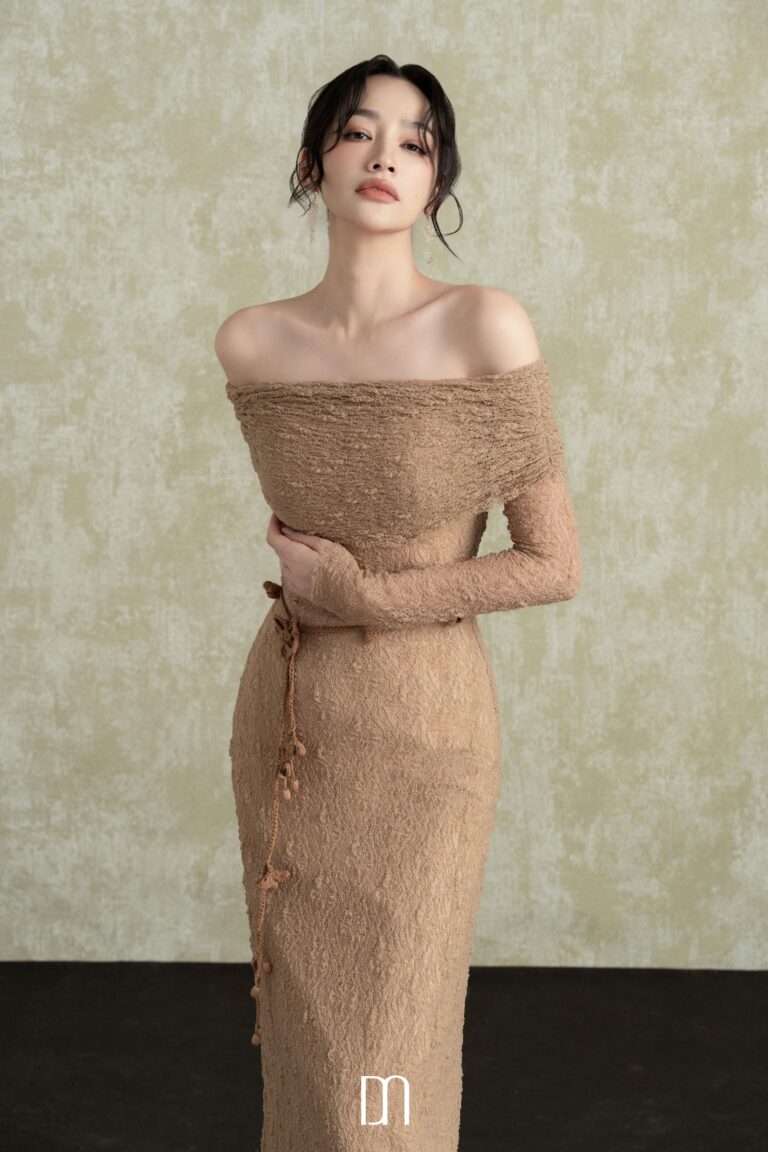 Hazel Wrinkled Off-shoulder Bodycon Dress