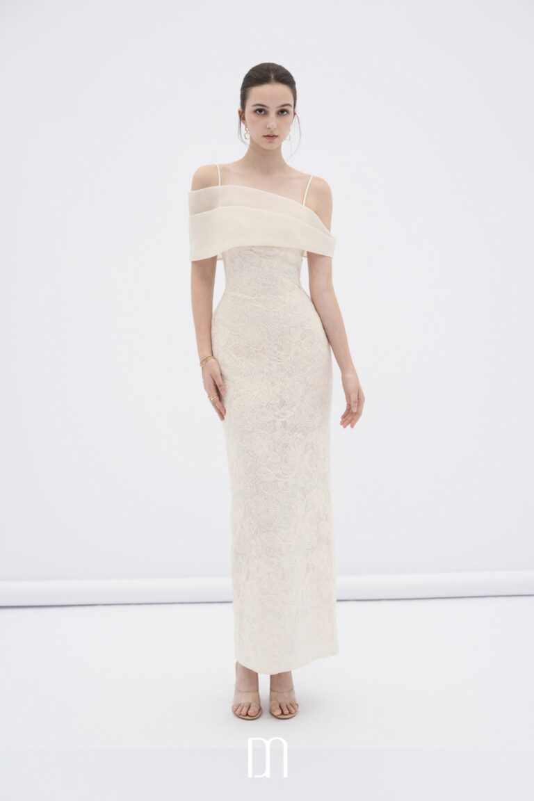 Eira lace body midi dress with sheer off-shoulder panel - Image 3