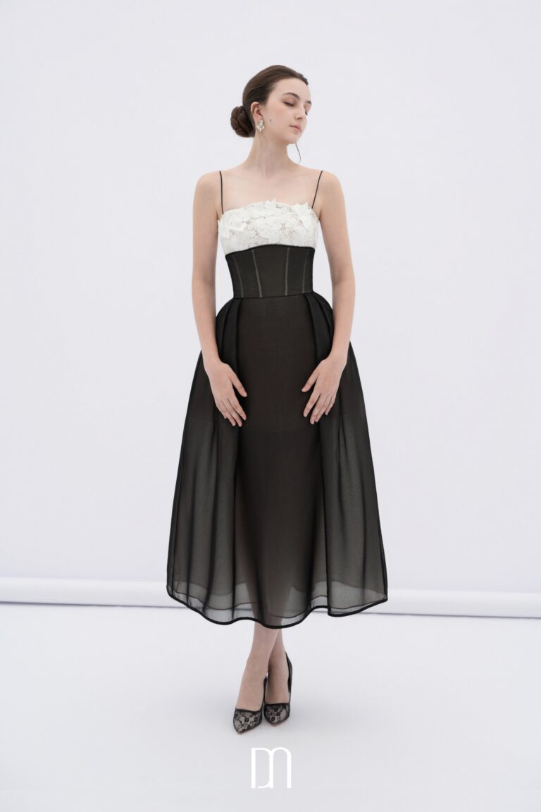 Vela mesh midi dress with floral lace - Image 4