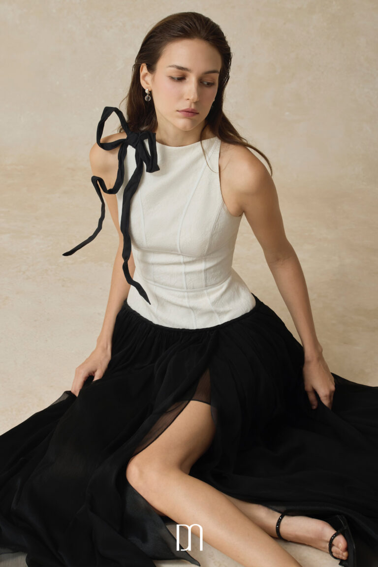 Lunaria Halter neck lace dress with bow - Image 2