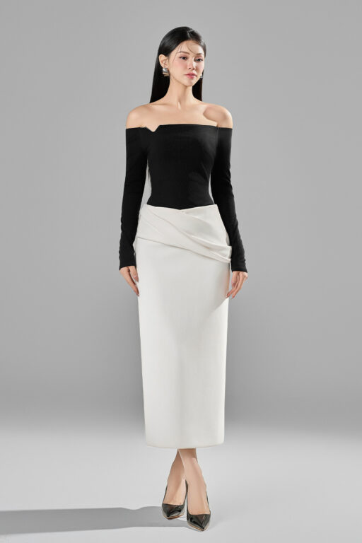 Belle Off -shoulder decorated V-cut top