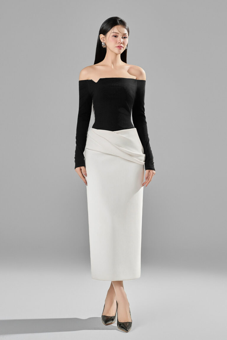 Belle Off -shoulder decorated V-cut top