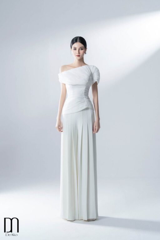 Feather Pleated Pants