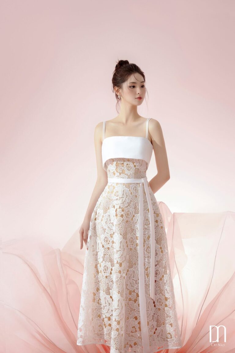 Taurus lace dress
