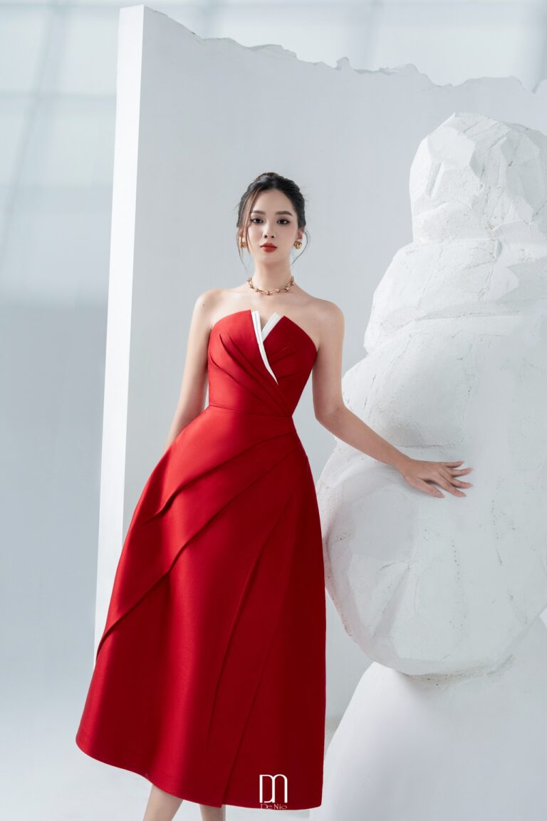 Almira V - shaped bustier dress