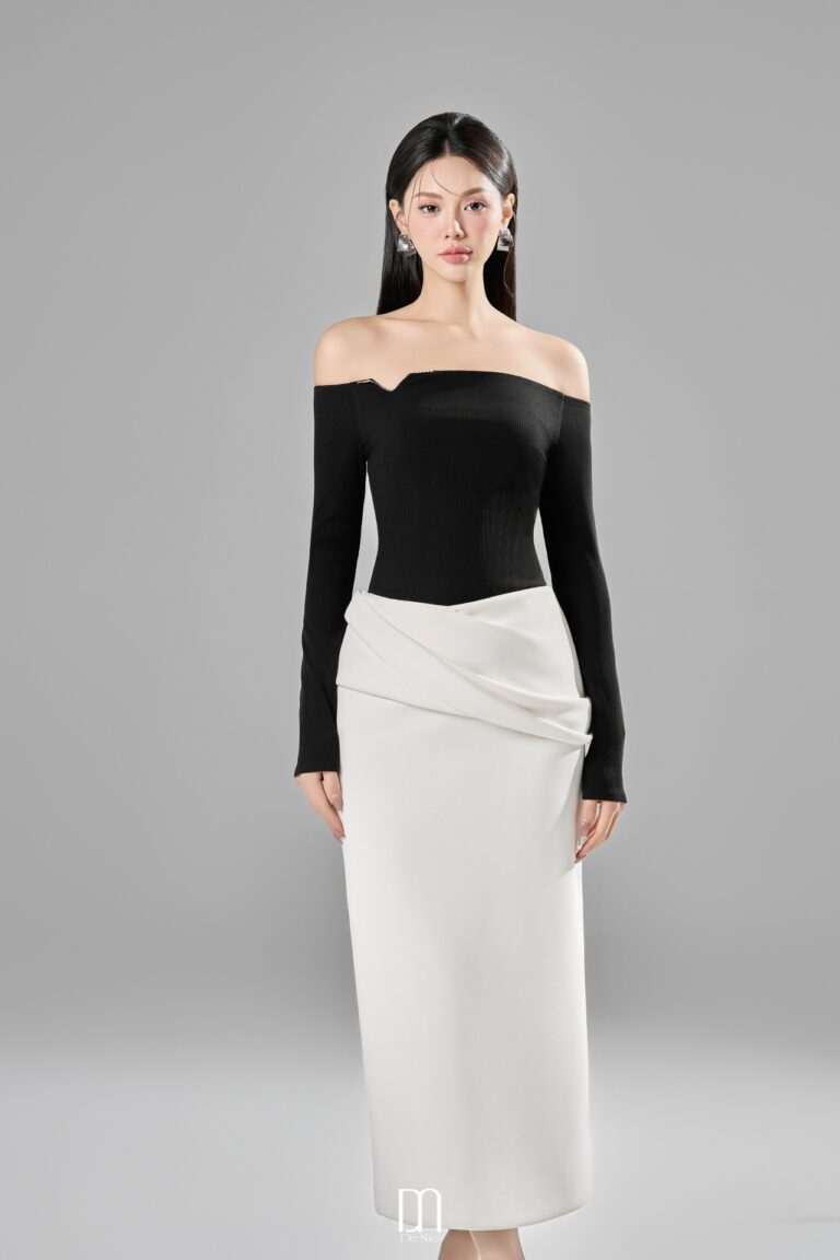 Belle Off -shoulder decorated V-cut top