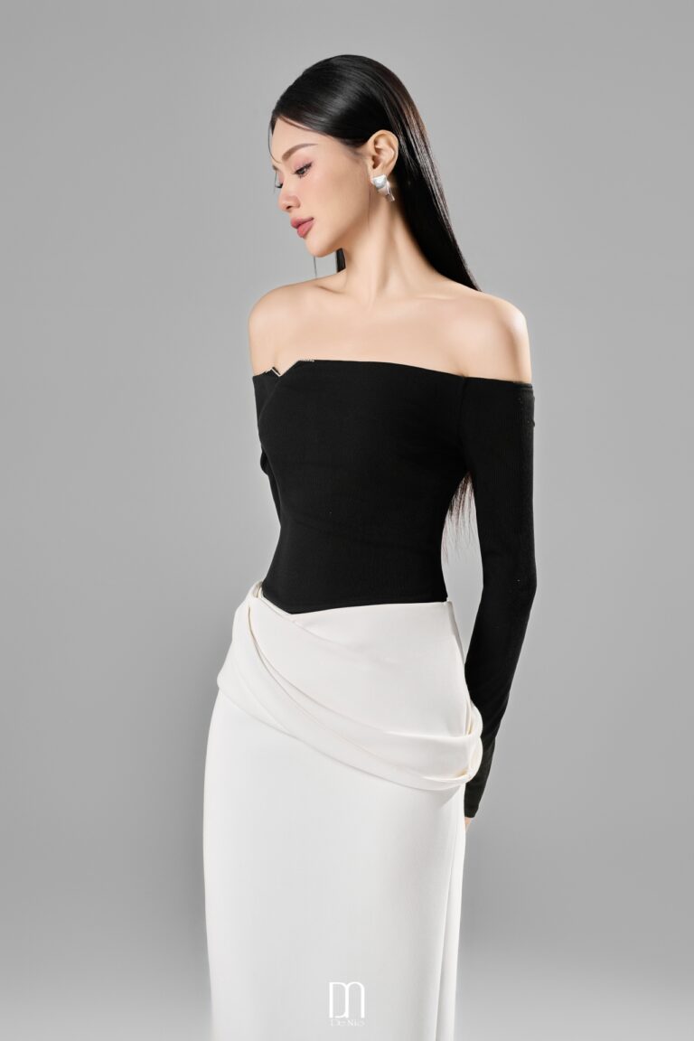 Belle Off -shoulder decorated V-cut top