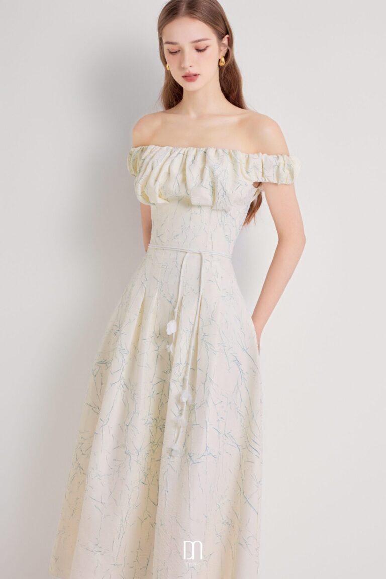 Hana Shoulder-length Pleated Dress