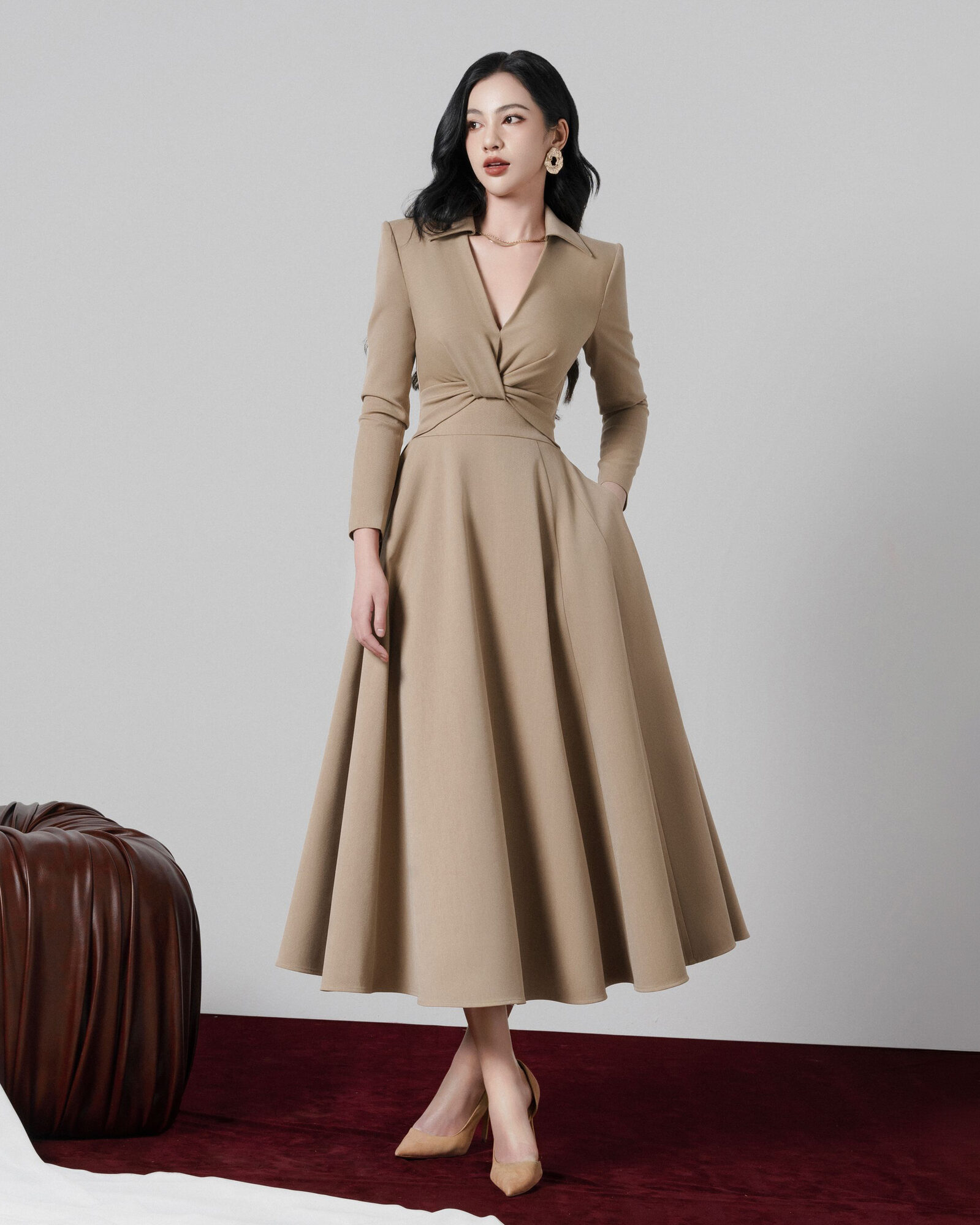 Elowyn V-neck midi shirt dress with twist waist
