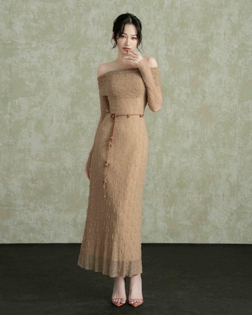 Hazel Wrinkled Off-shoulder Bodycon Dress