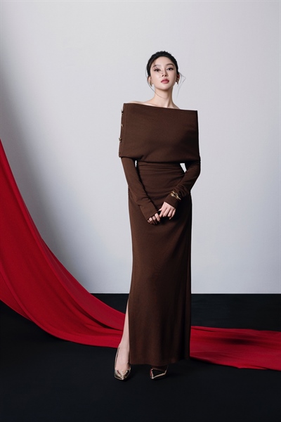 Alita bodycon midi dress with shoulder detail