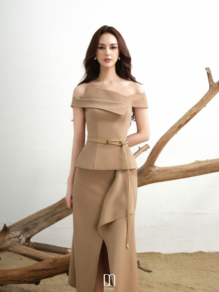 Maris Stylized Long Slit A-skirt