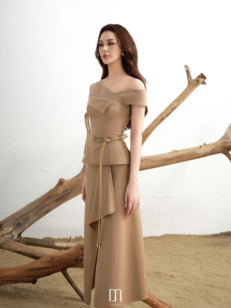 Maris Stylized Long Slit A-skirt